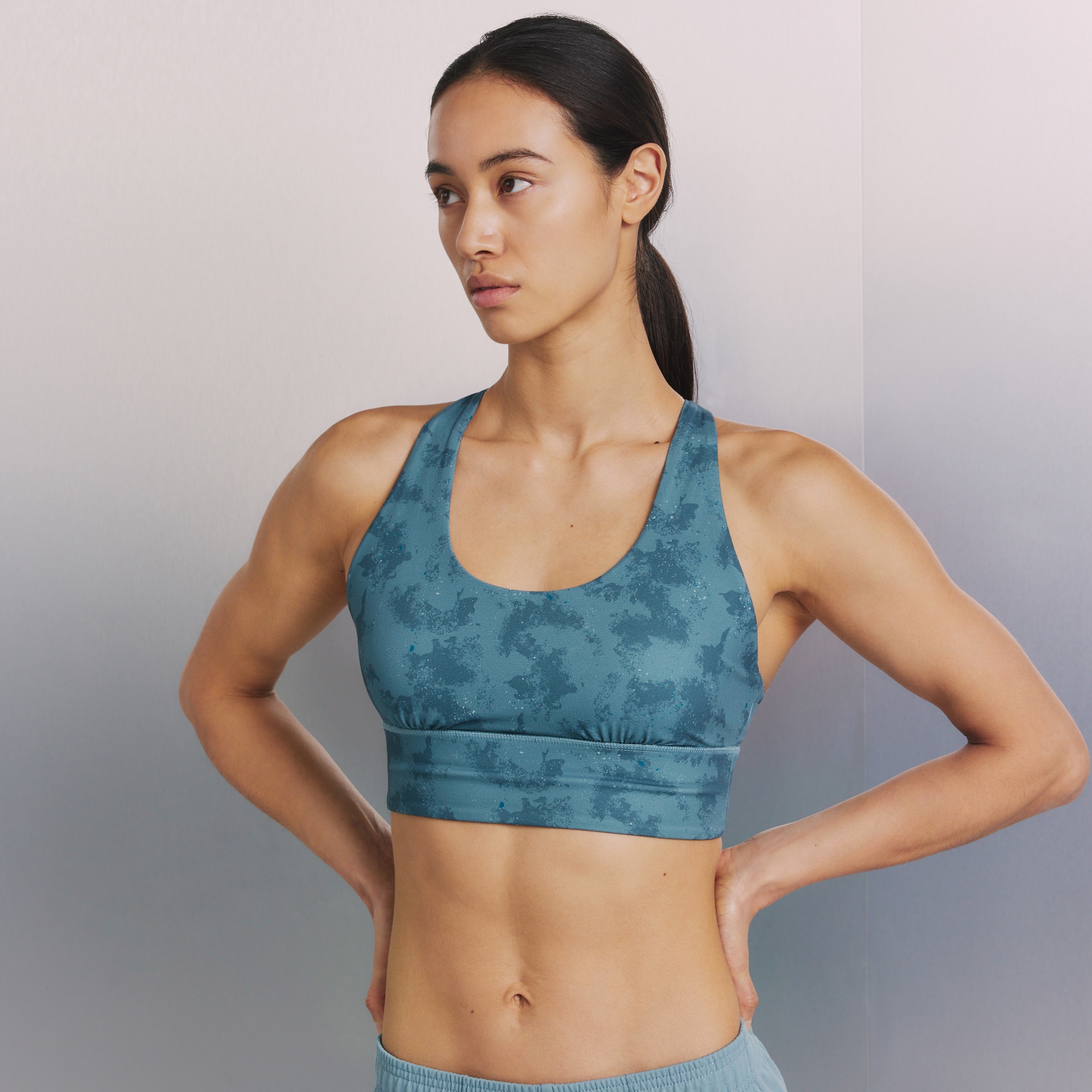 Top de tirante cruzado de yoga de mujer Boomerang - Azul pálido Azul pálido-1