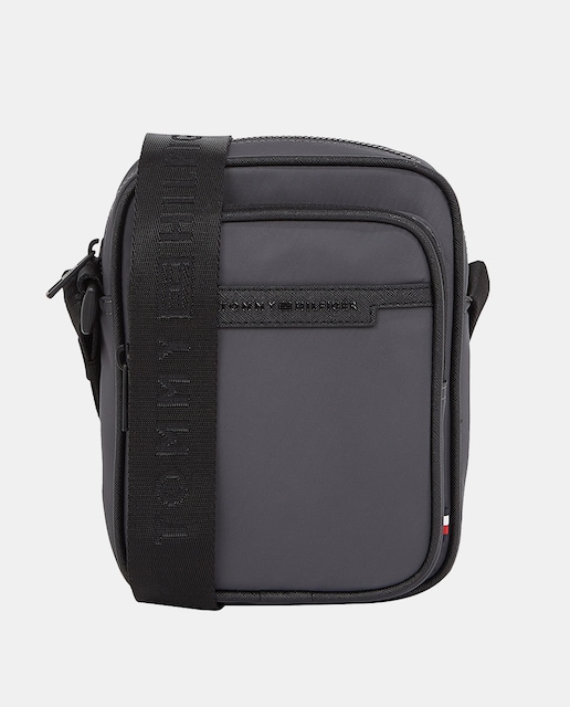 Imagen 0 de Bandolera estilo mini reporter de hombre de poliéter reciclado con bolsillo exterior