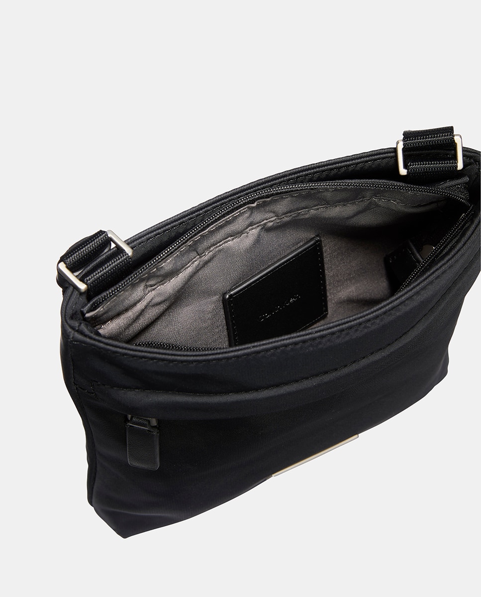 Mala a Tiracolo Plana de Nylon Preto-4