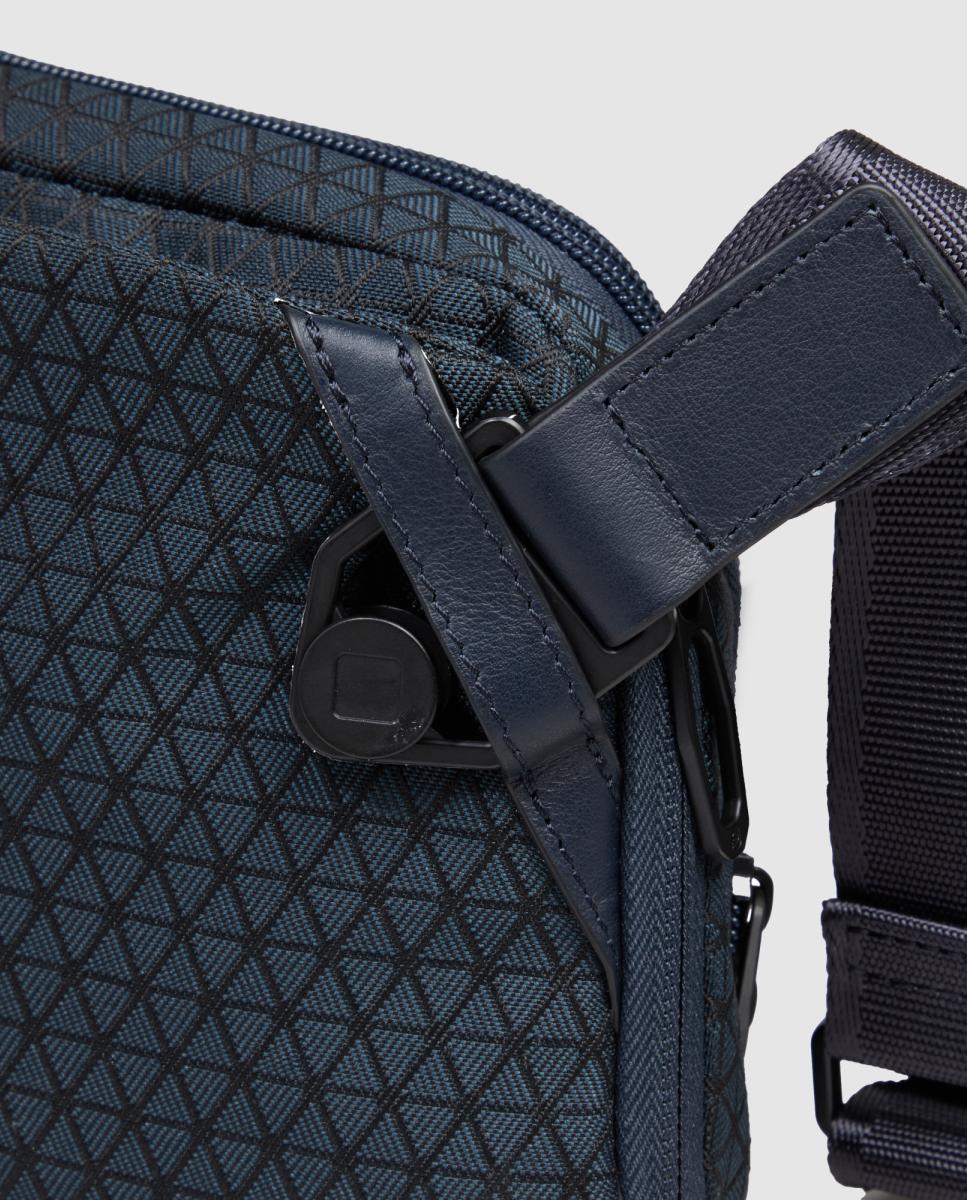 Bolsa de Cintura Extensível em Tecido Reciclado e Pele com Sistema Antirroubo e Proteção RFID Azul-6