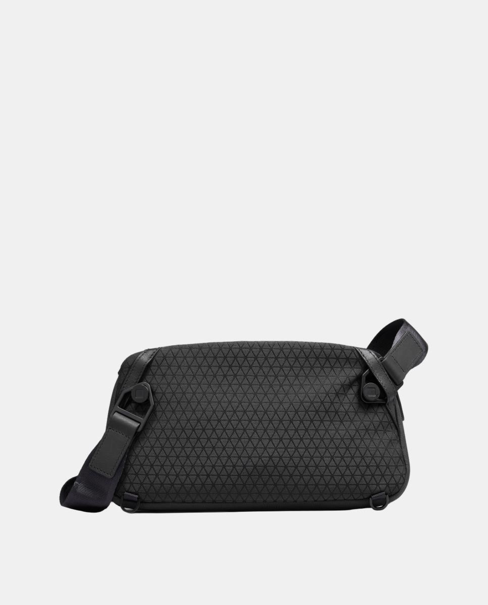 Bolsa de Cintura Extensível em Tecido Reciclado e Pele com Sistema Antirroubo e Proteção RFID Preto-4