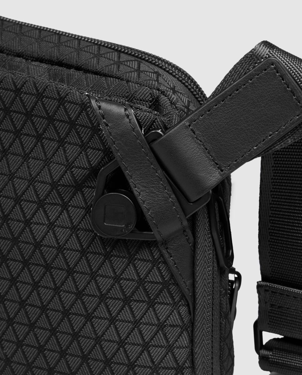 Bolsa de Cintura Extensível em Tecido Reciclado e Pele com Sistema Antirroubo e Proteção RFID Preto-6