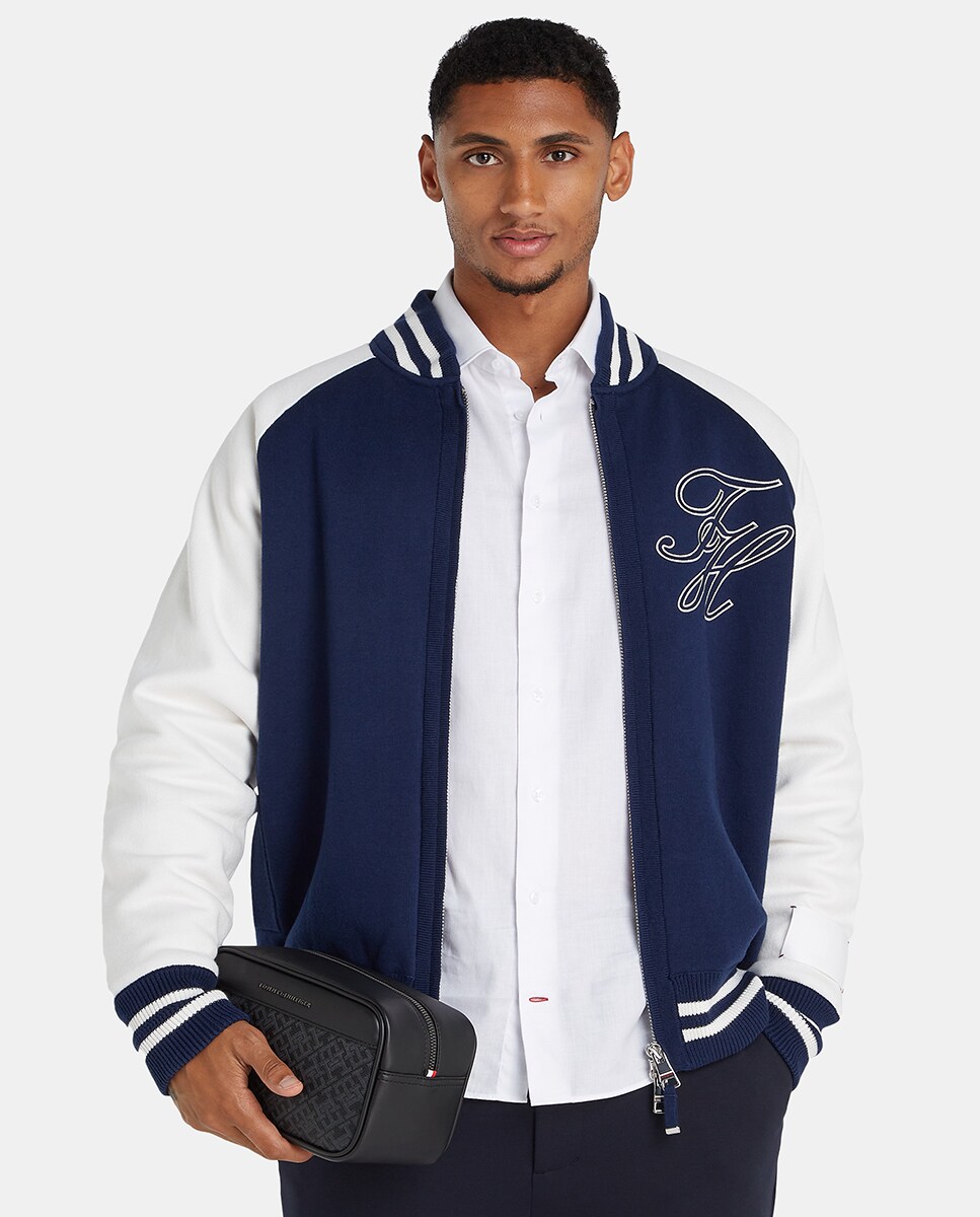 Nécessaire em Ecopele com Desenho de Monograma Preto-2