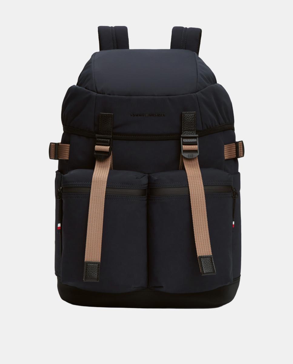 Imagem 0 de Mochila com Aba e Logótipo à Frente