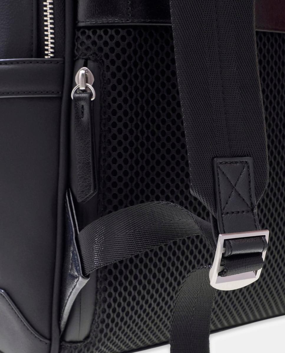 Mochila de hombre con compartimentos funcionales y cierre de cremallera - Guess - Negro Negro-5