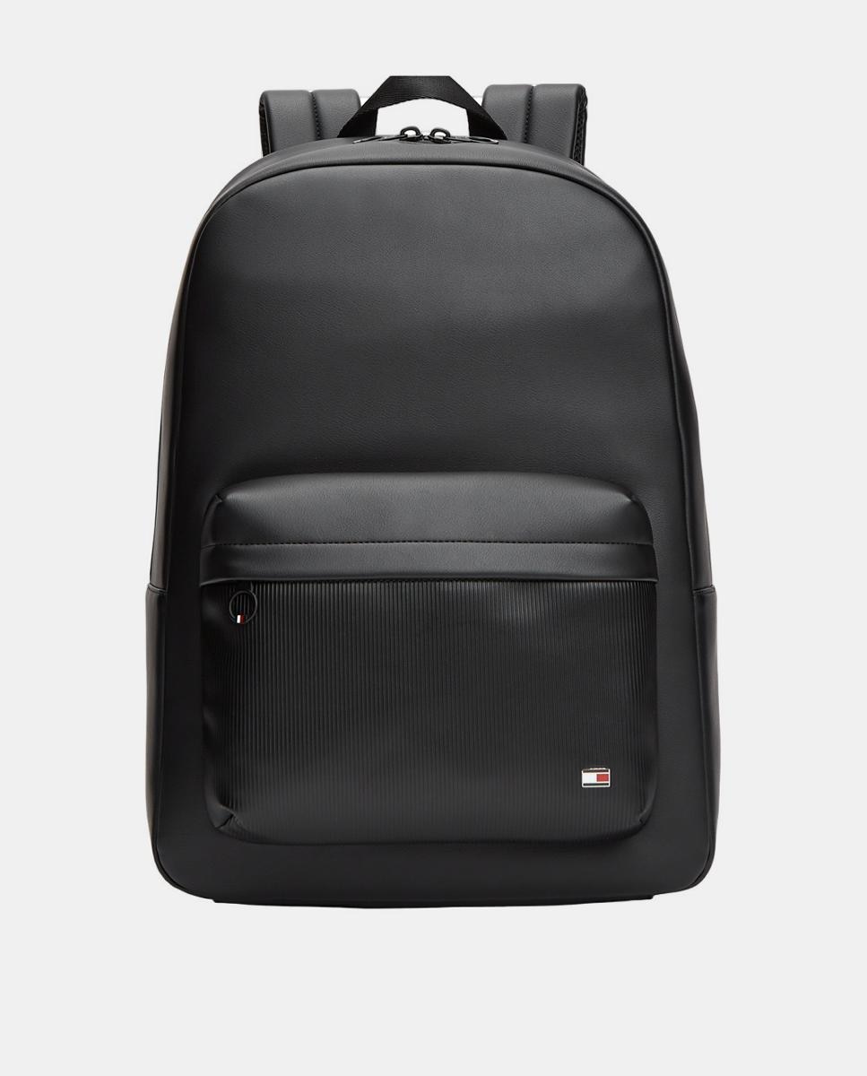 Imagem 0 de Mochila em Ecopele com Insígnia à Frente