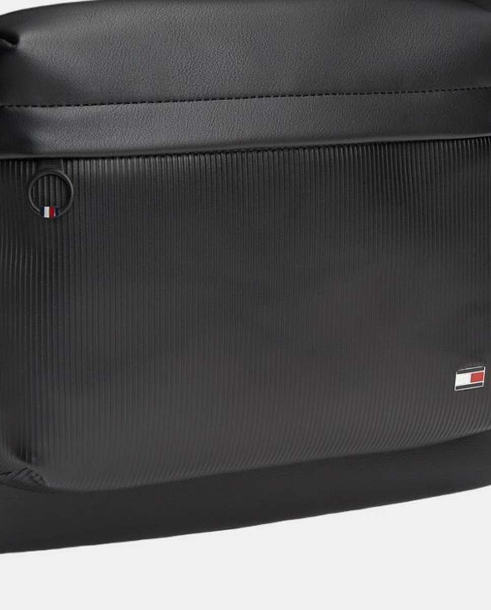 Mochila em Ecopele com Insígnia à Frente Preto-2