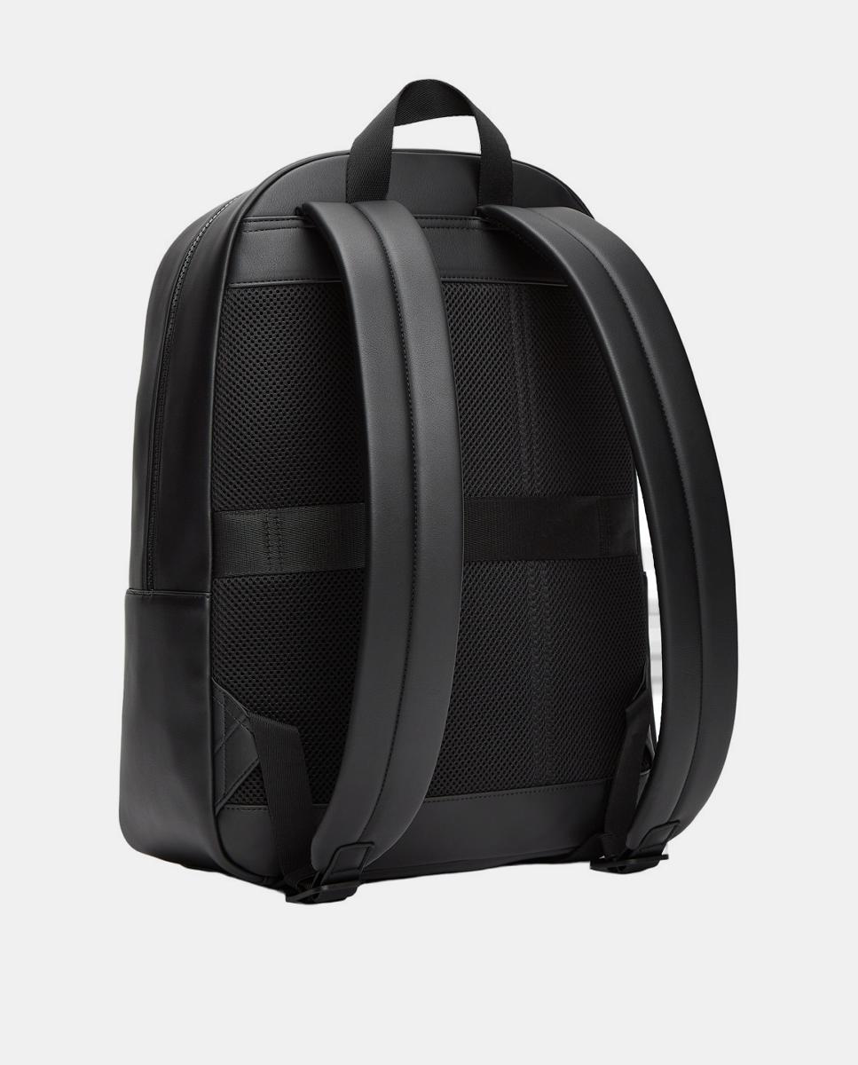 Mochila em Ecopele com Insígnia à Frente Preto-3
