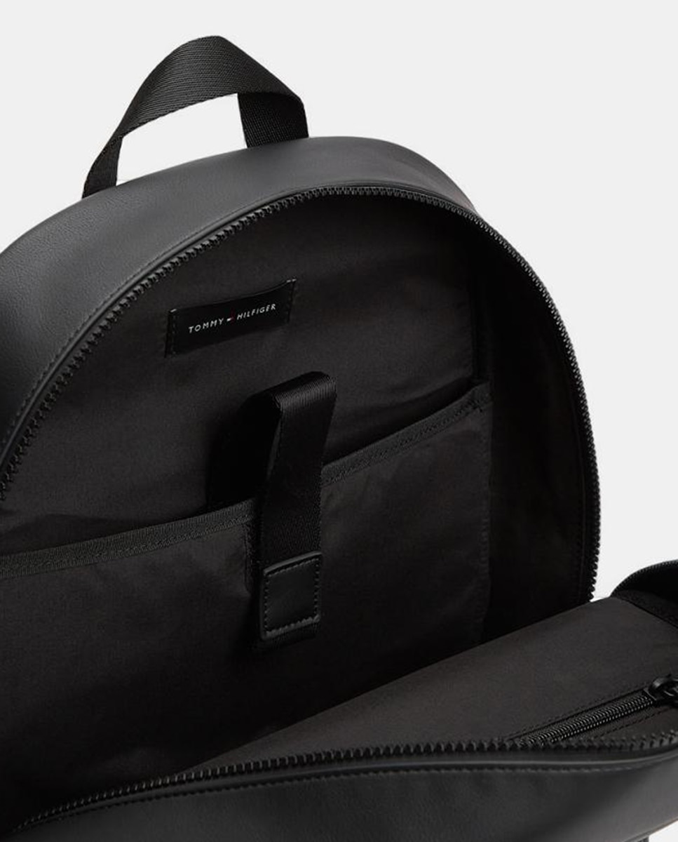 Mochila em Ecopele com Insígnia à Frente Preto-4