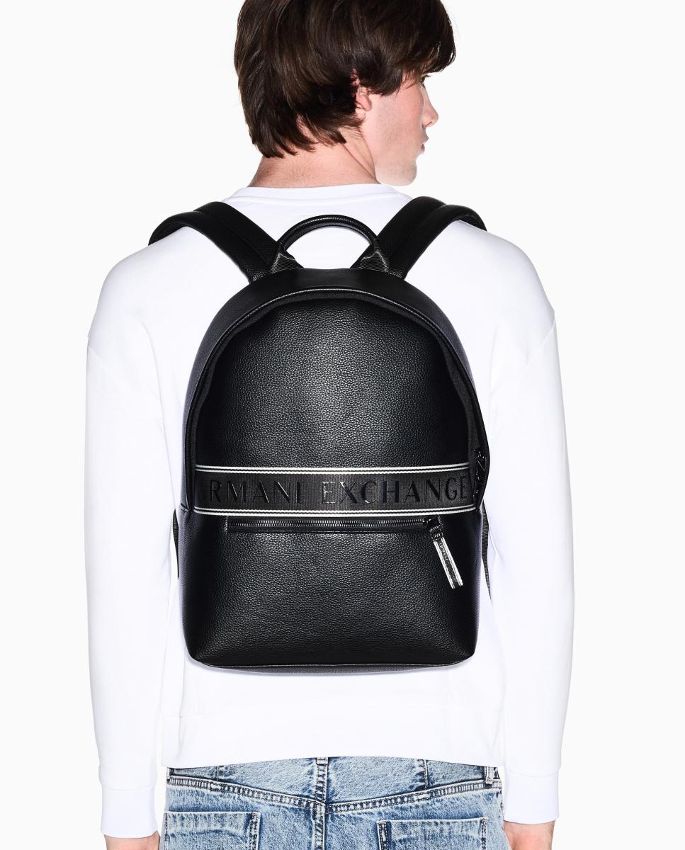 Mochila em Ecopele Granulada com Fecho de Correr à Frente Preto-2
