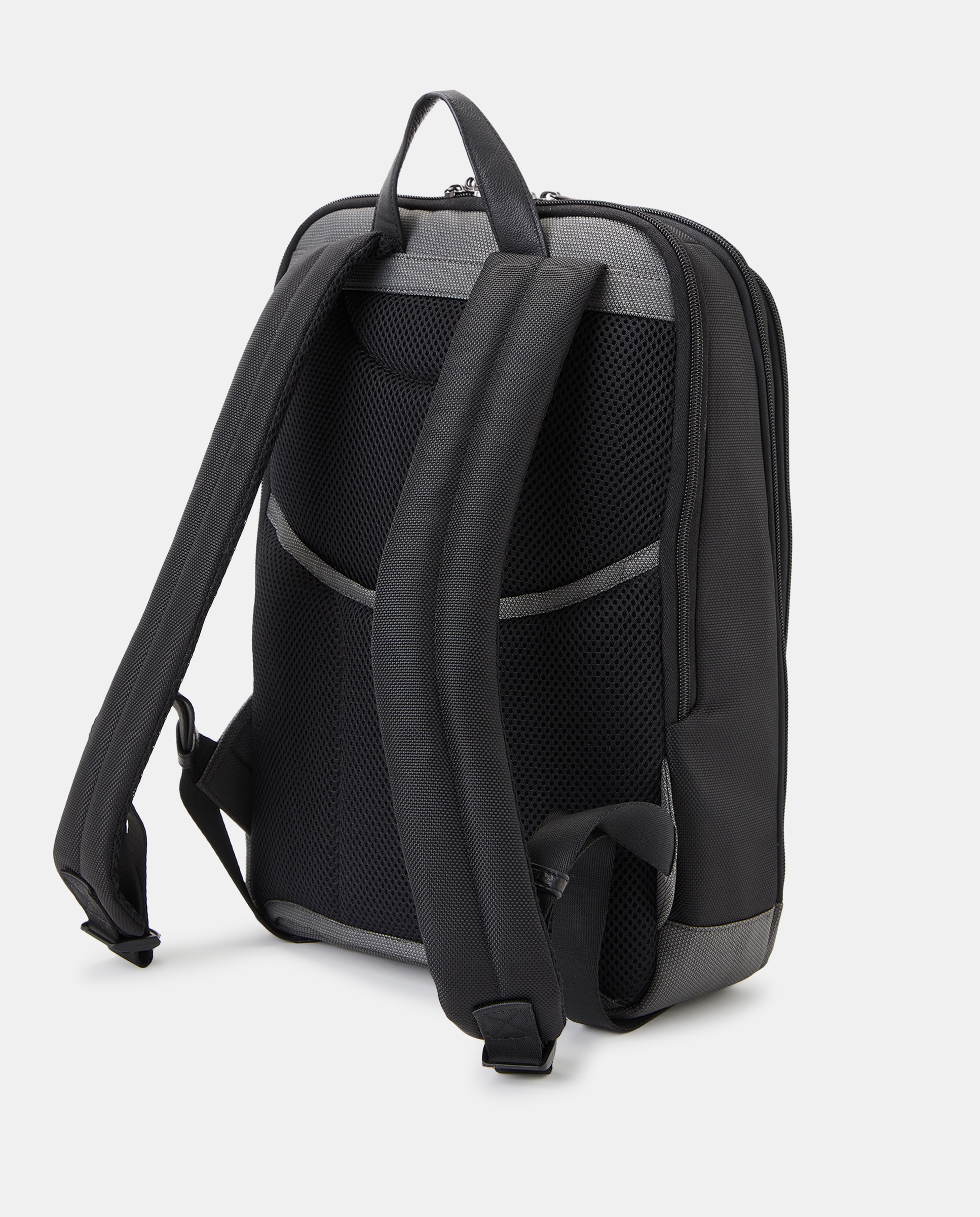 Mochila em Pele Preto-2