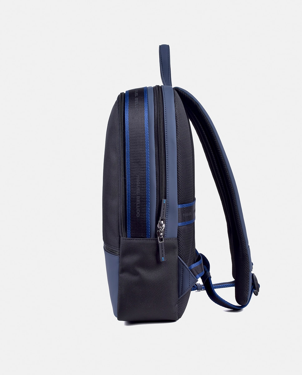 Mochila com Correias Ergonómicas e em Material Tecno Preto-2