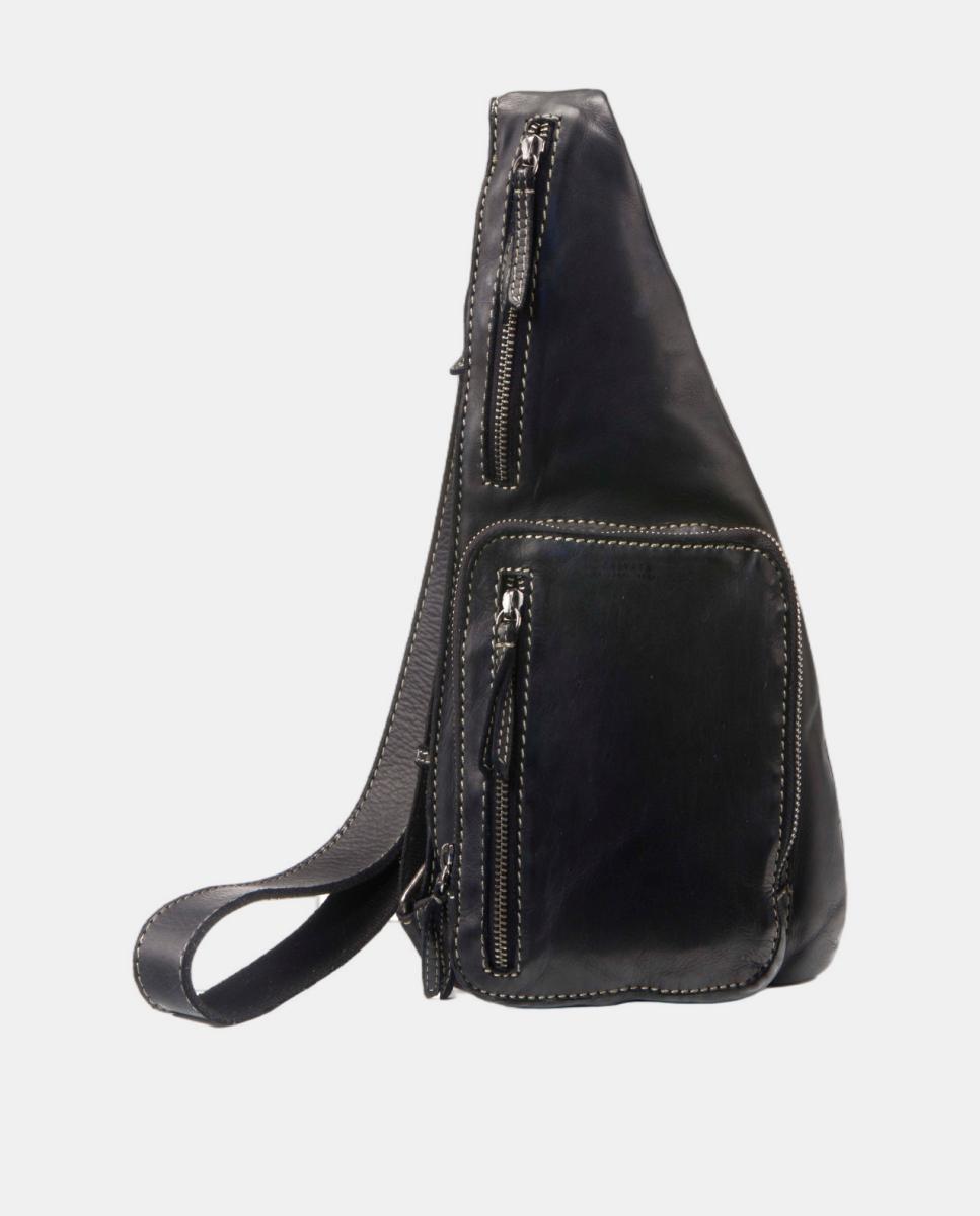 Imagem 0 de Mochila Cruzada de uma Alça em Pele com Lavagem