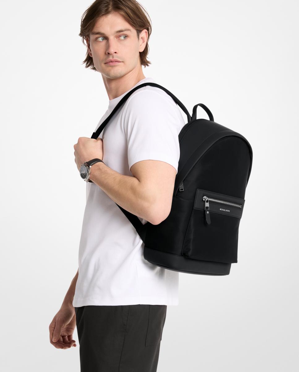 Mochila com Bolso à Frente Preto-5