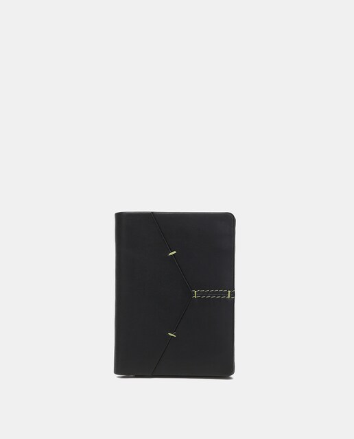 Imagen 0 de Cartera pequeña de hombre de piel con protección RFID en negro