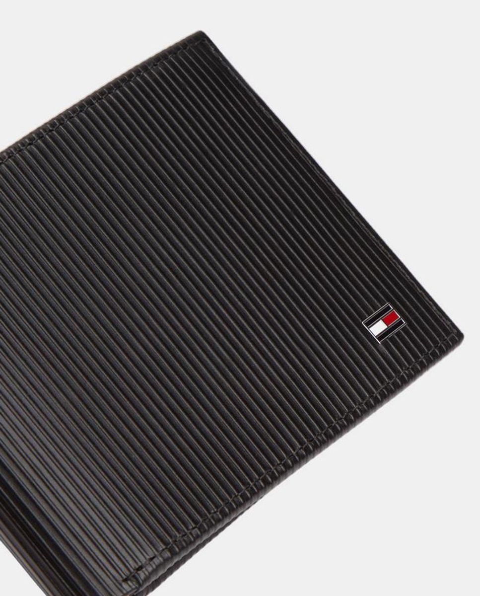 Carteira em Pele com Aba e Logótipo Preto-3