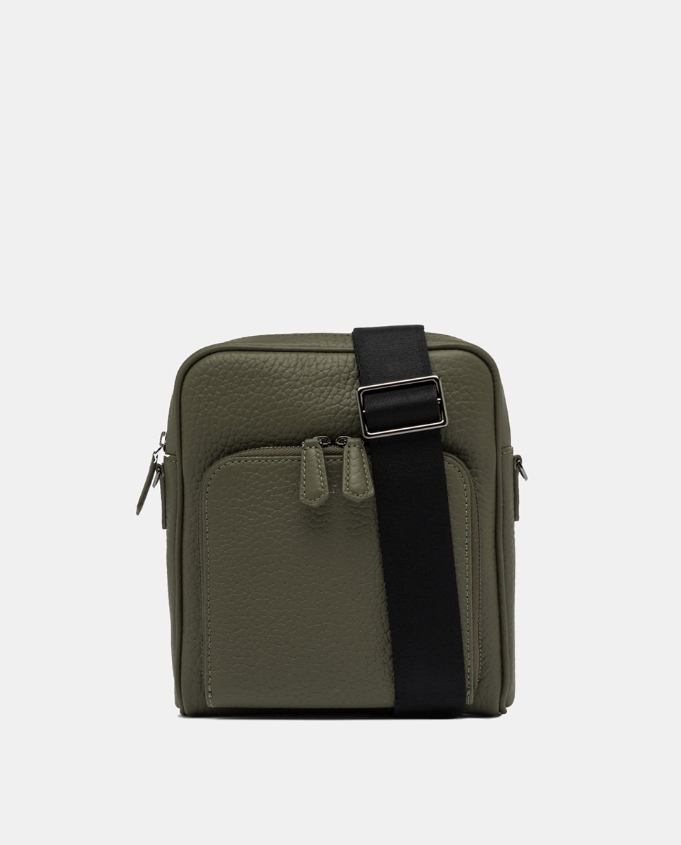 Imagem 0 de A mala a tiracolo Florence é um prático acessório super atual e elegante. Elaborada em pele de granulado grande.