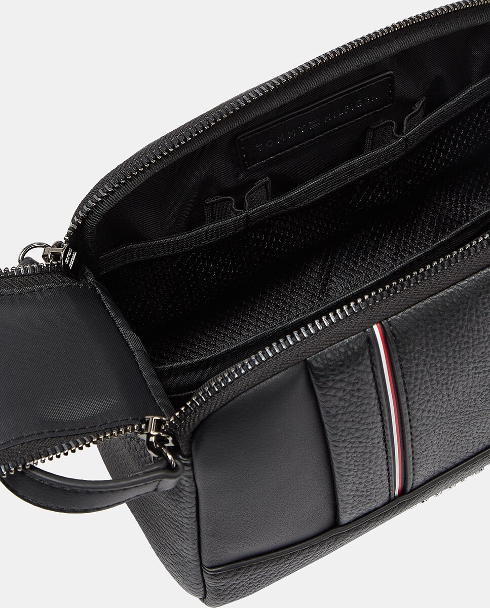 Nécessaire em Ecopele com Desenho de Logótipo à Frente Preto-4