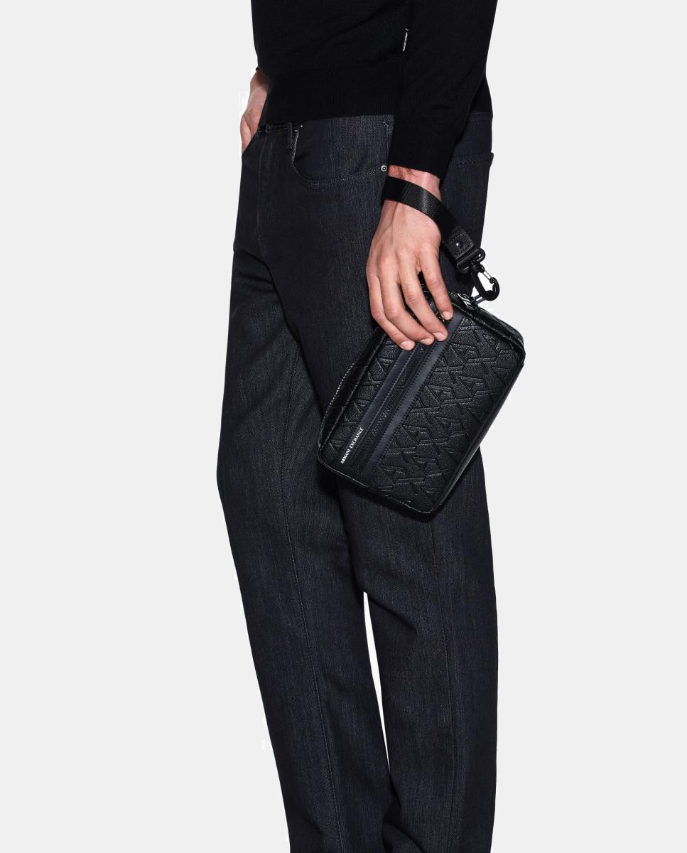 Nécessaire com Alça, Bolso Duplo e All Over Print de Logótipo Preto-5