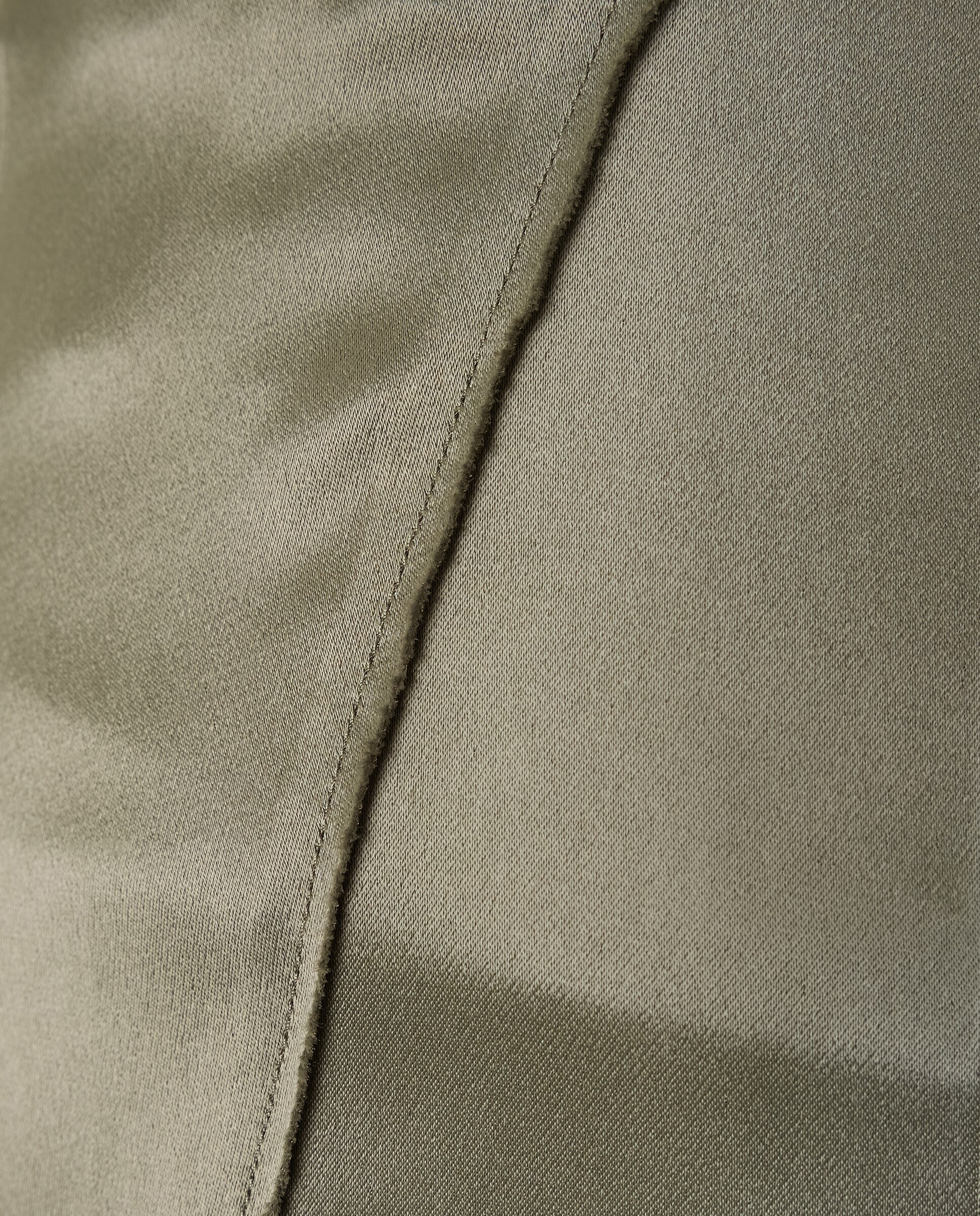 Saia Plissada com Acabamento Raw Edge - Verde Pinho Verde-3