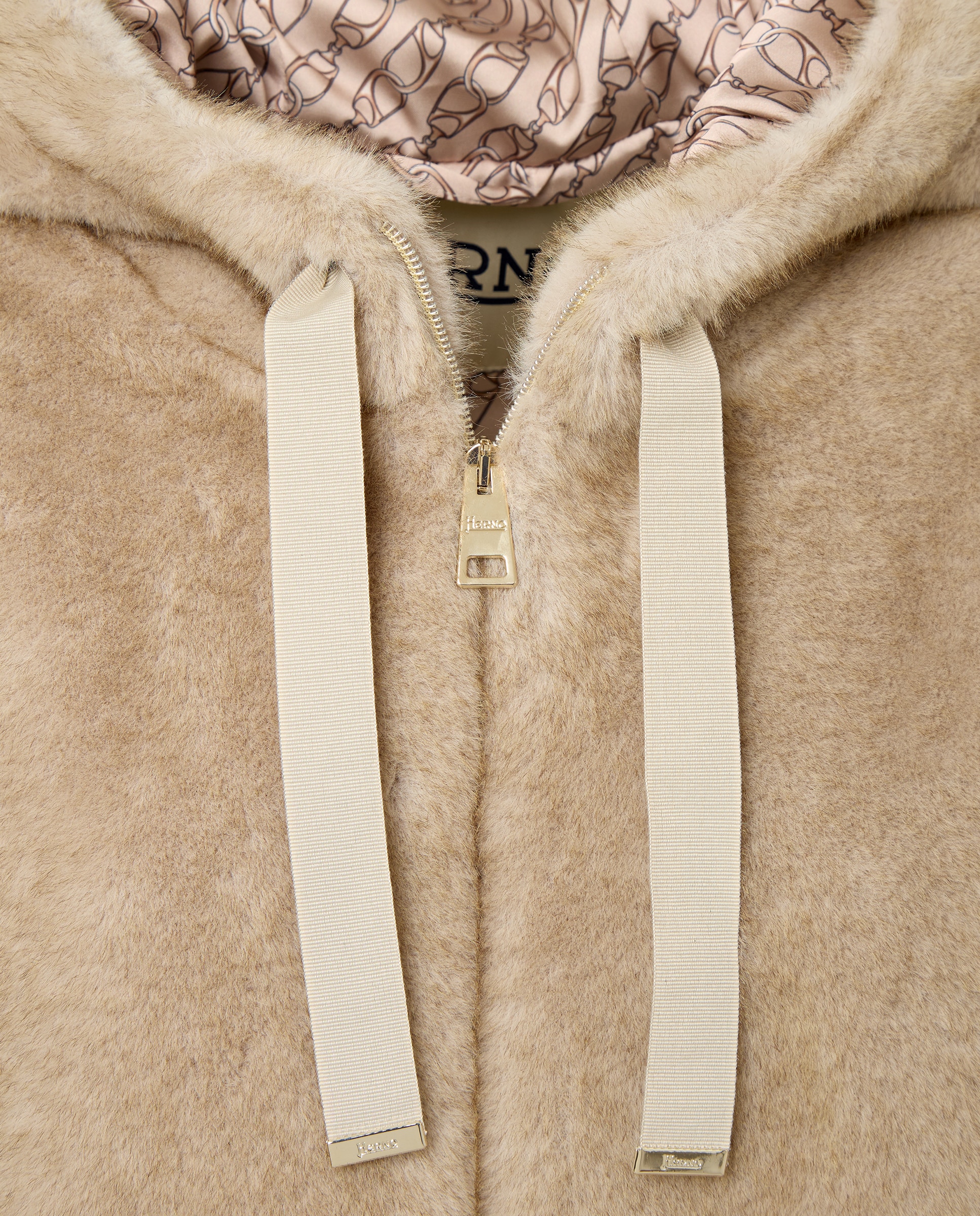 Sweatshirt de Pelo com Capuz Creme-3