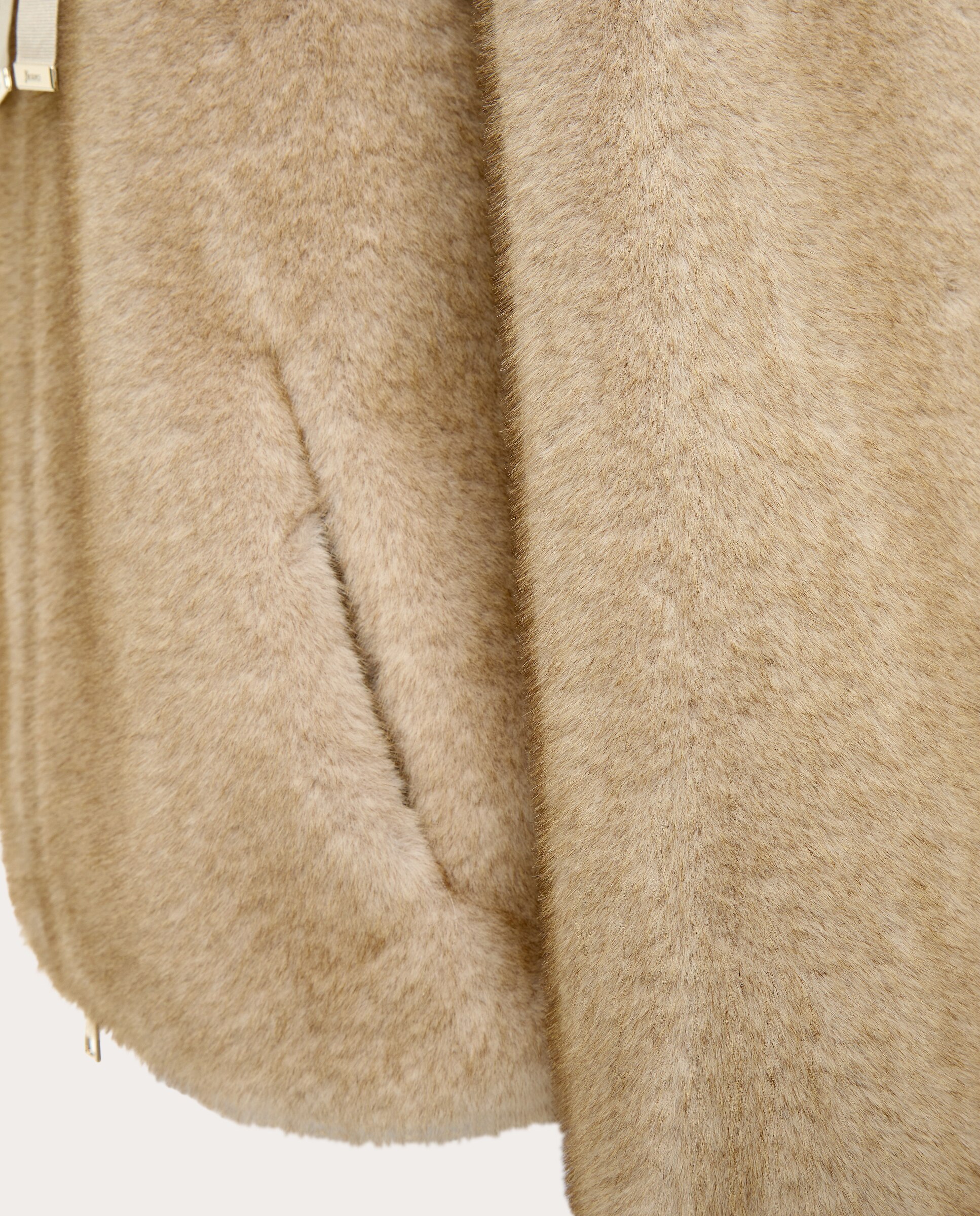 Sweatshirt de Pelo com Capuz Creme-4