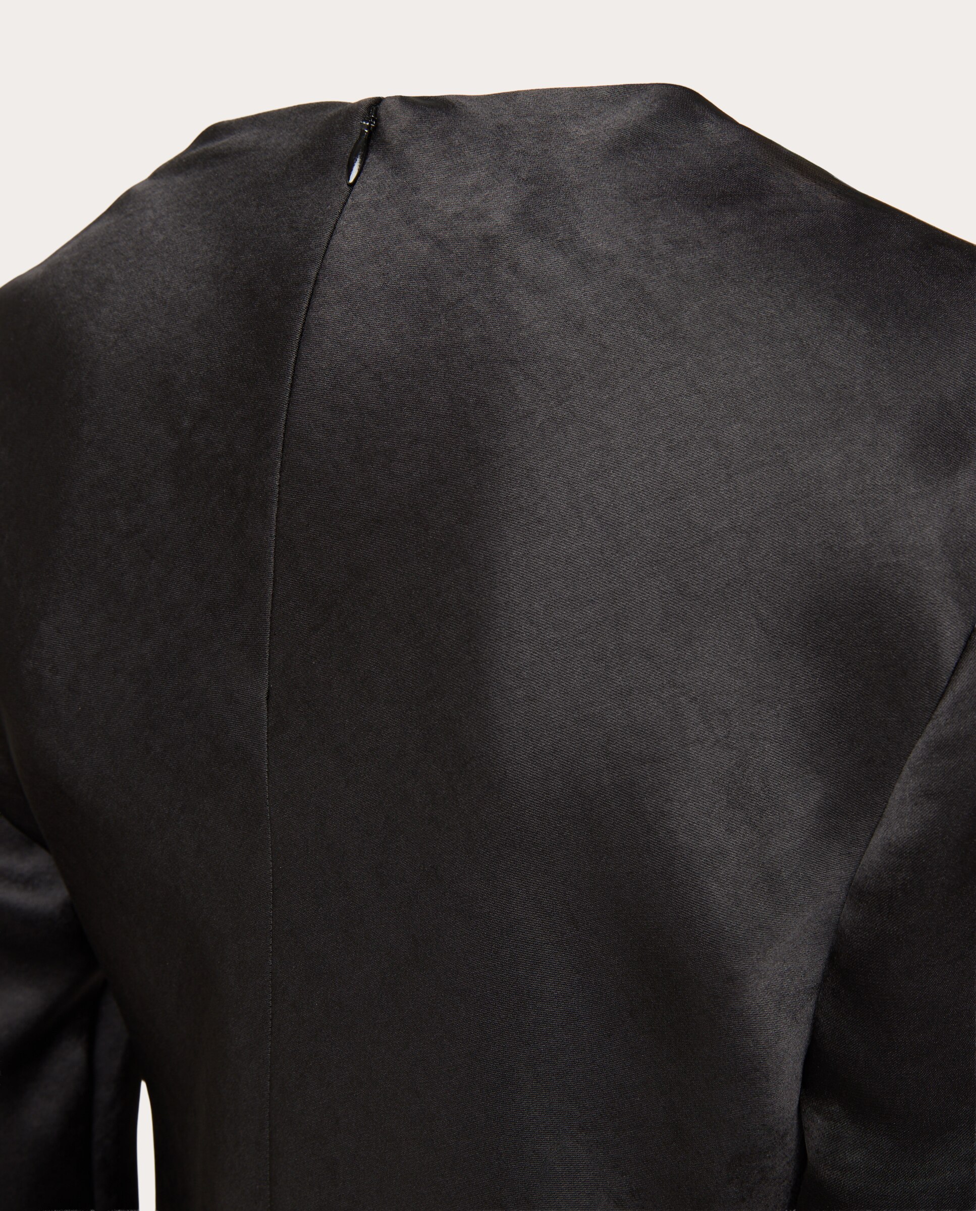 Top de Manga Comprida com Gola Cowl - Preto Preto-4