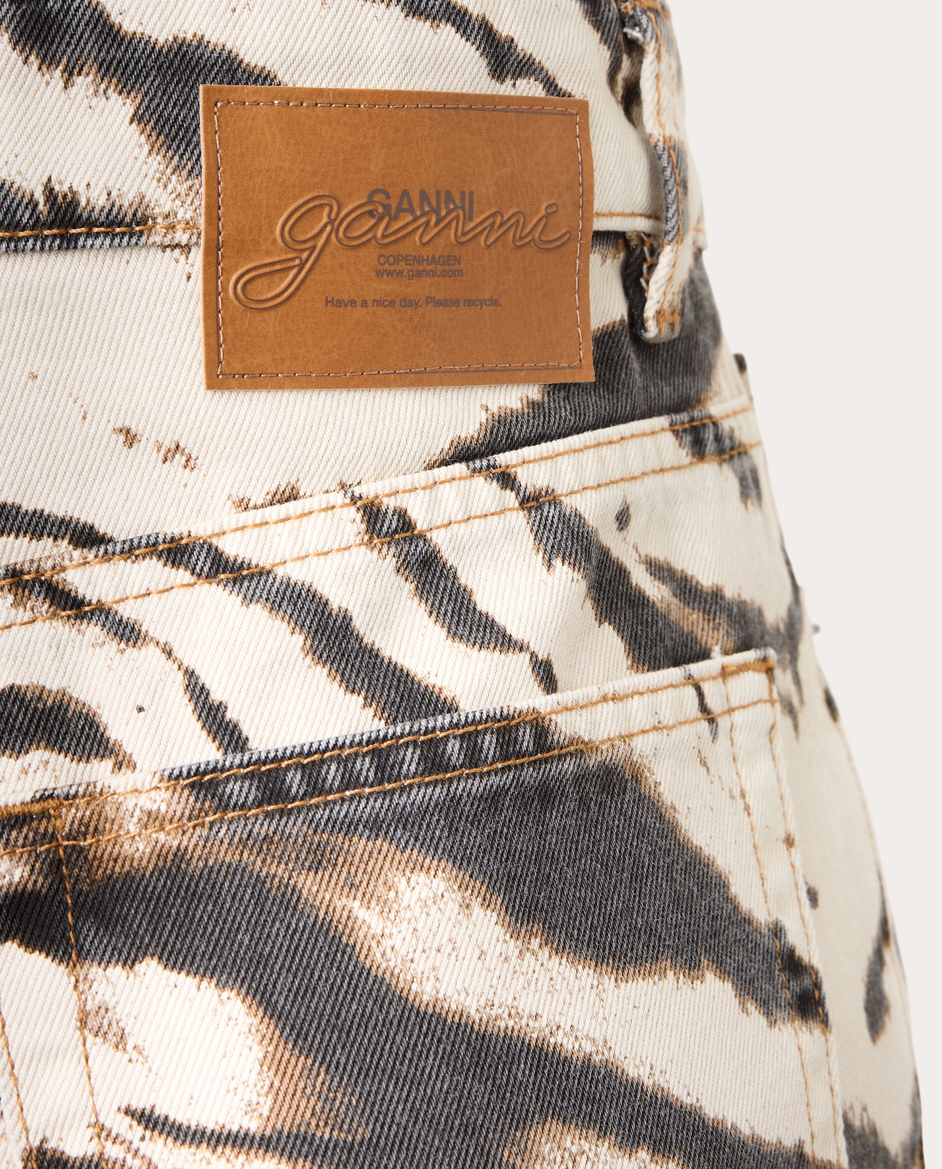 Jeans de Cintura Subida com Animal Print Estampado-3