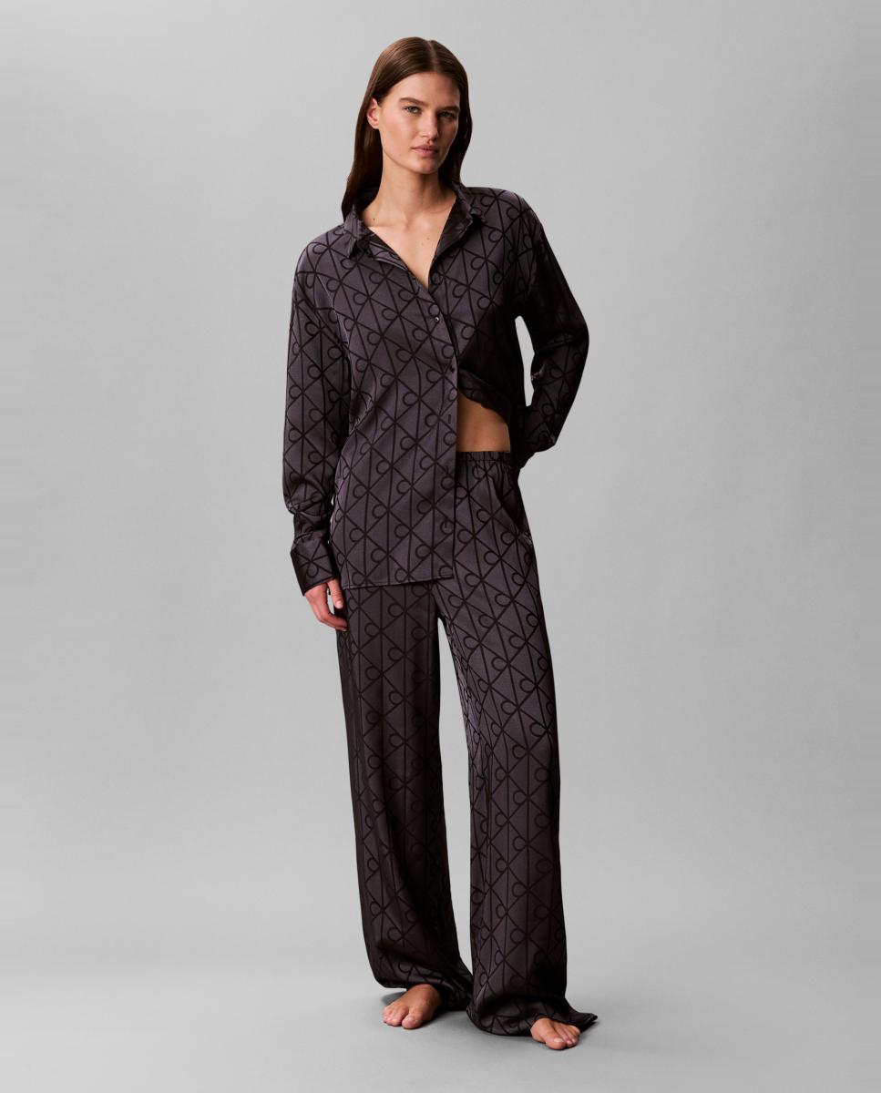 Imagem 0 de Conjunto de Camisa e Calças de Cetim