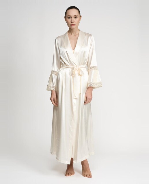 Imagem 0 de Robe Comprido com Renda nas Mangas e em Cetim