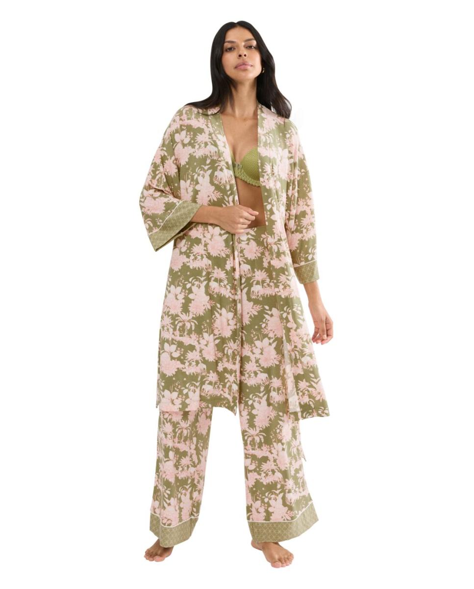 Robe Sensual com Ombros Caídos Confecionado em TENCEL™ Modal Verde-1