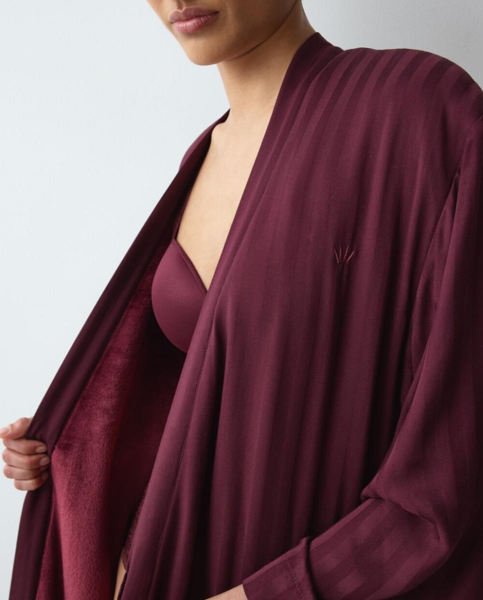 Robe Elegante com Forro Interior de Felpa para Maior Calor e Suavidade. Grená-3