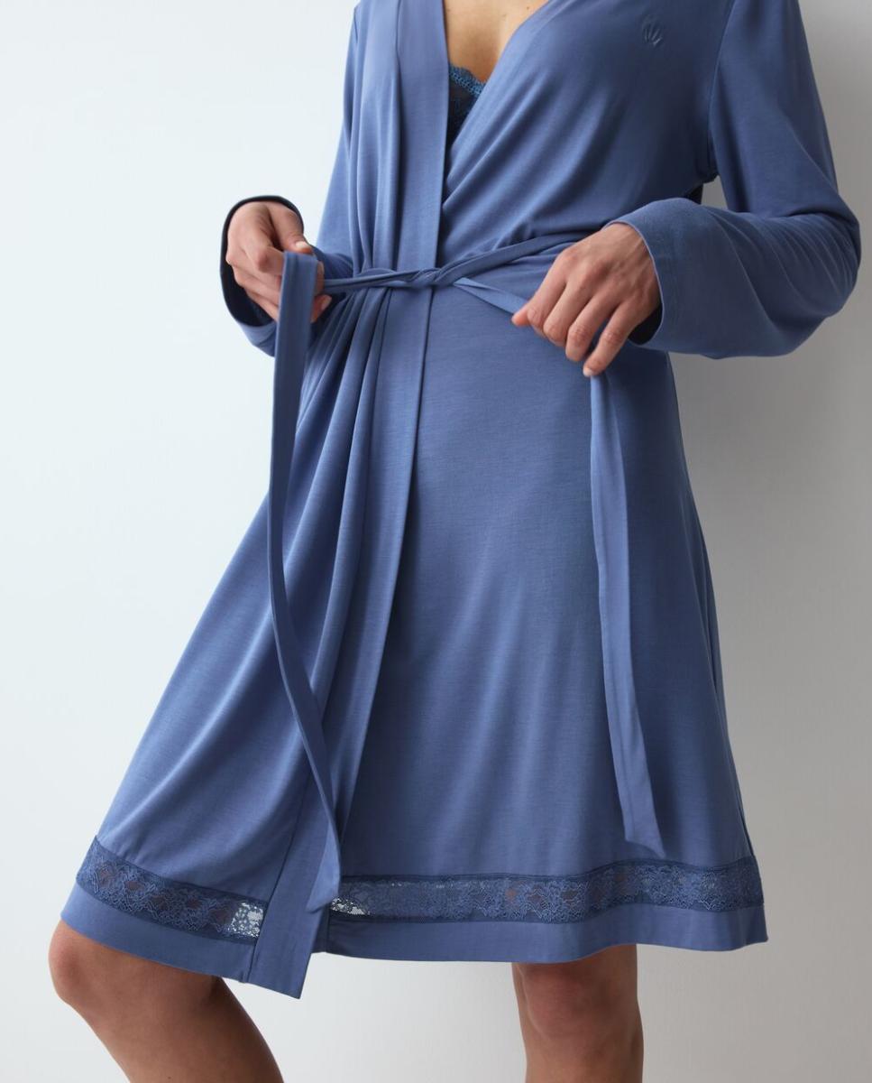 Bata con detalles de ribete de encaje tejido de modal Tencel. - Triumph - Azul Azul-3