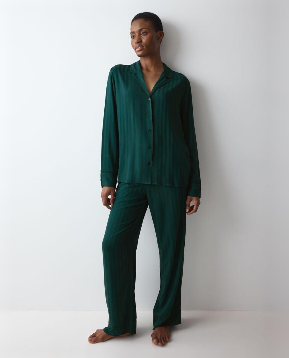 Imagem 0 de Pijama Clássico Estilo Boyfriend Confecionado em Viscose