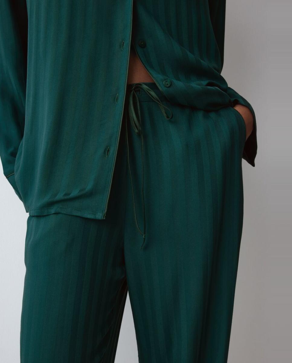 Pijama Clássico Estilo Boyfriend Confecionado em Viscose Verde-3