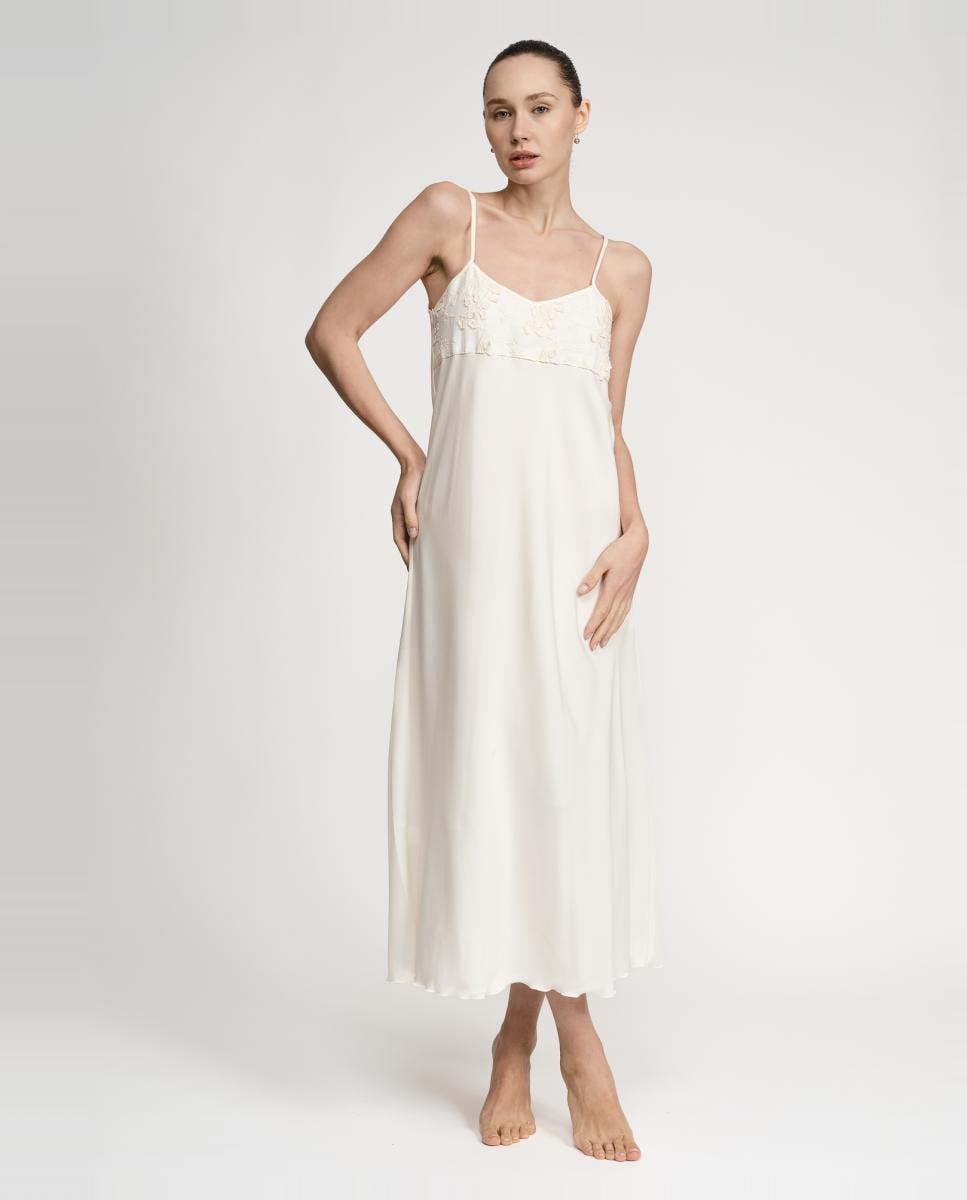 Imagem 0 de Camisa de Dormir de Cetim com Bordado Floral