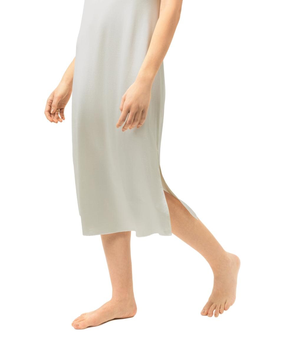 Camisa de Dormir Comprida com Alças Ajustáveis e Decote em Bico Cru-4