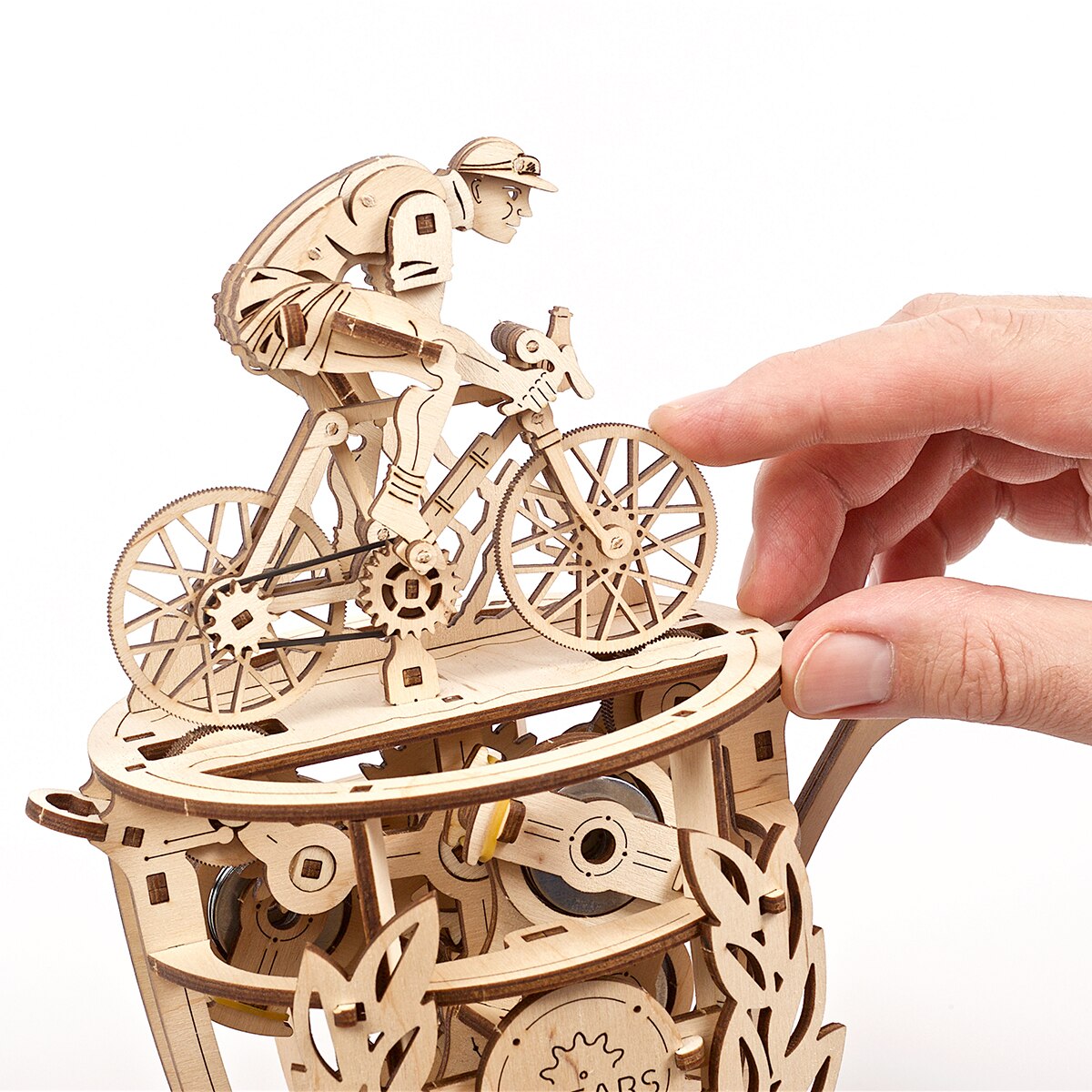 Maqueta de Madera Ugears Modelo Ciclista Autómata 5