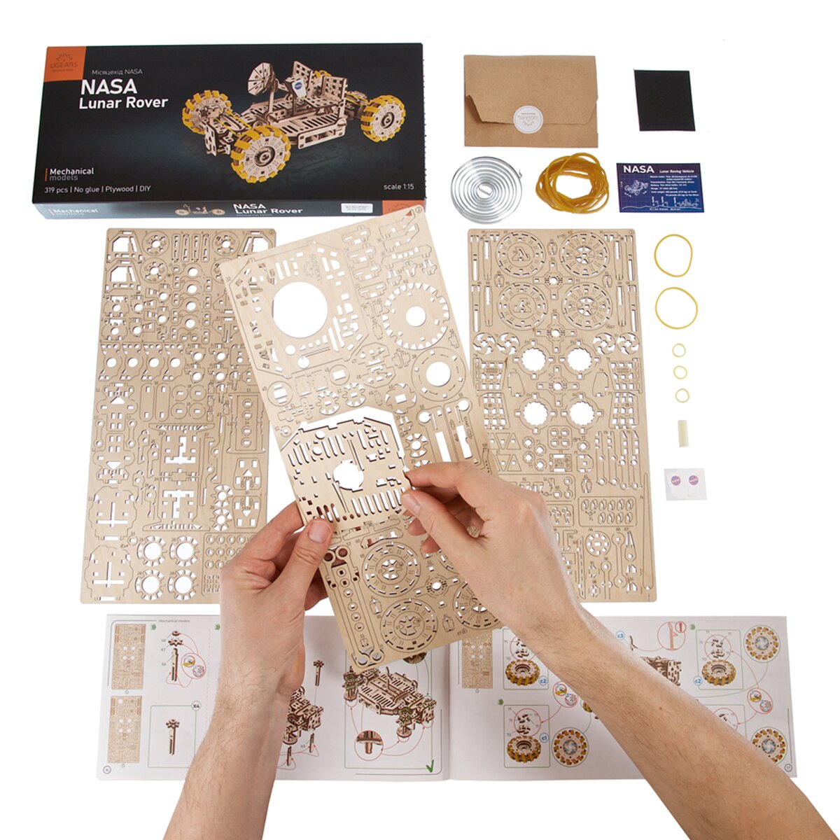 Modelo do veículo Lunar Rover da NASA Ugears 4