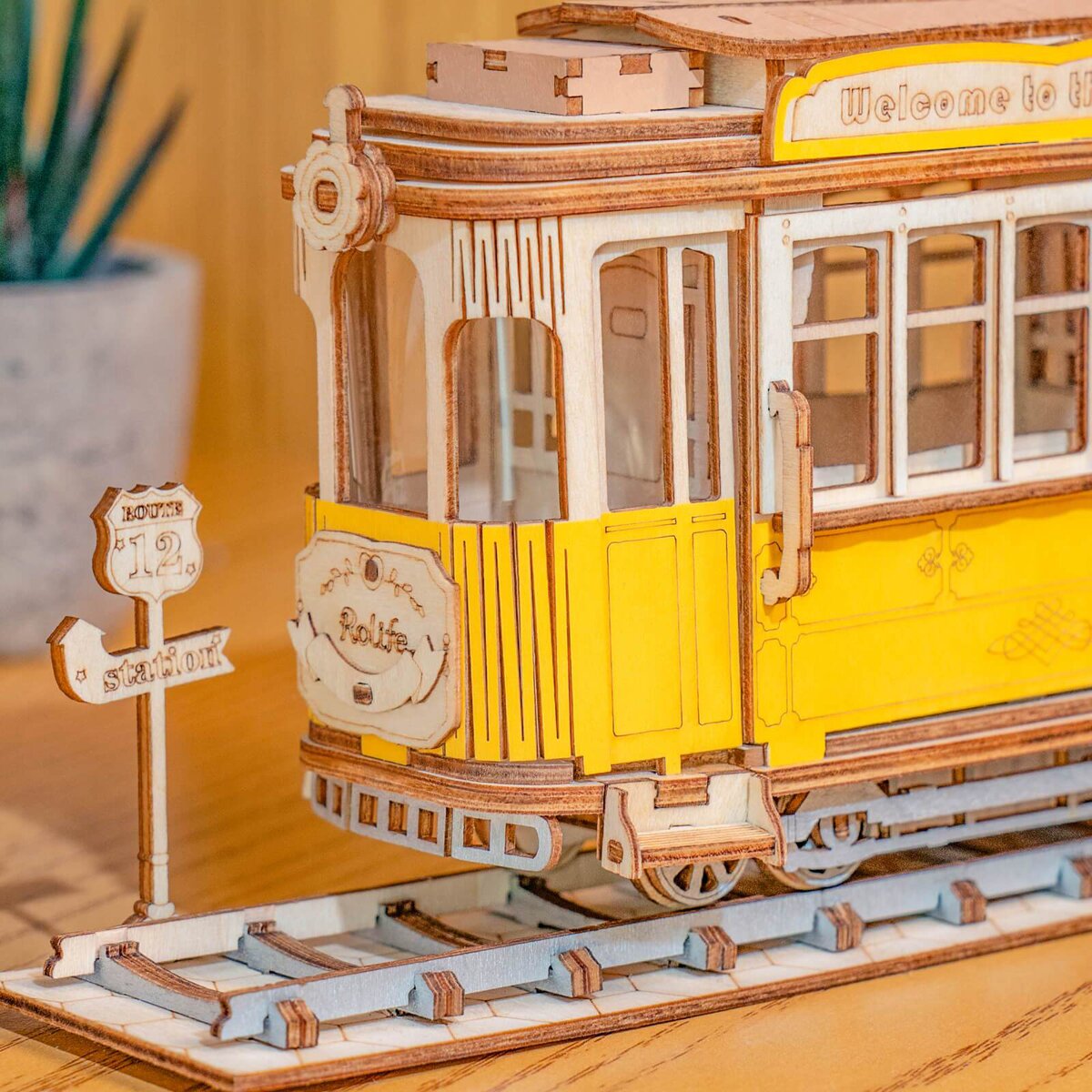Maquete de Madeira Rolife Tramcar 6