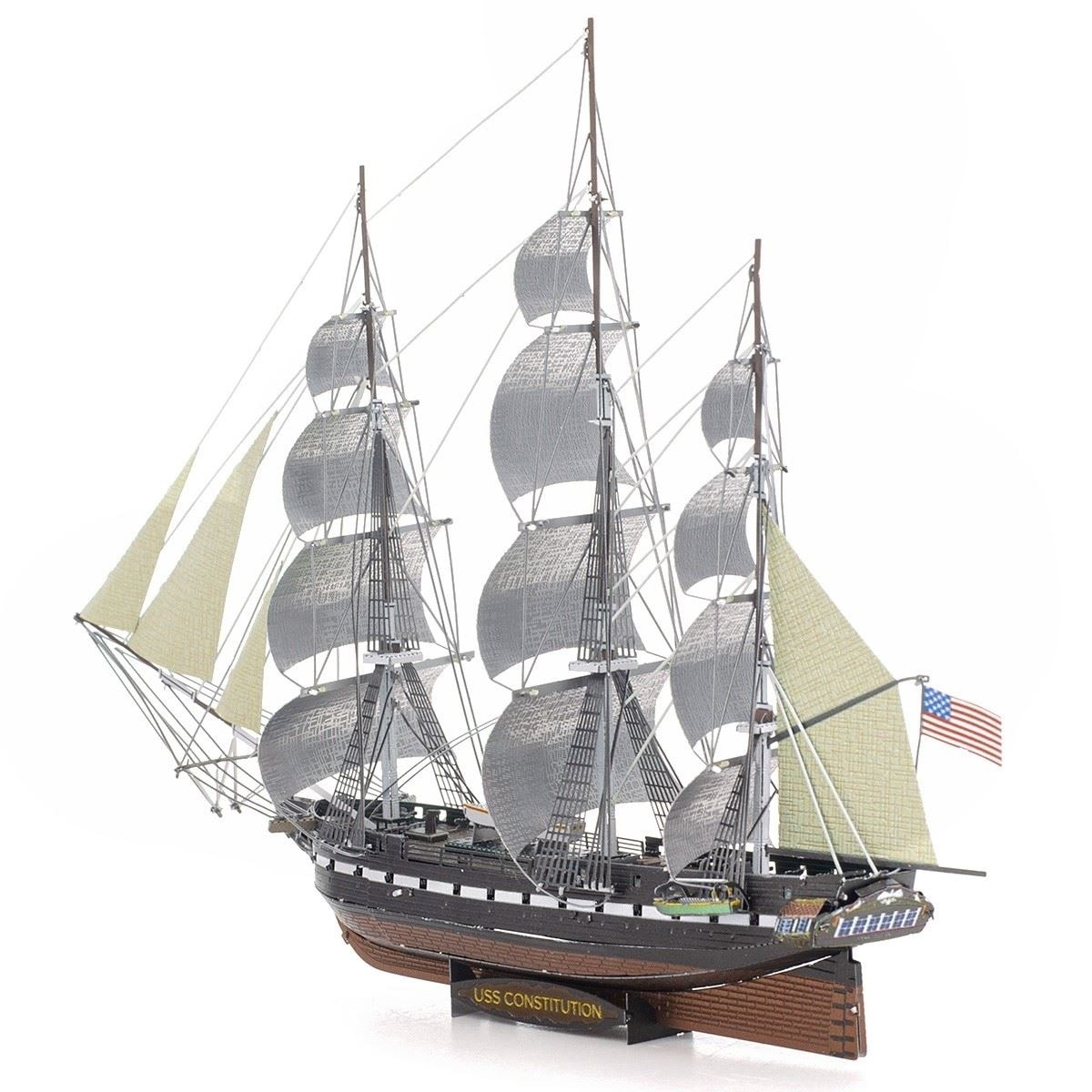 Maquete de Earth Uss Constitution 3