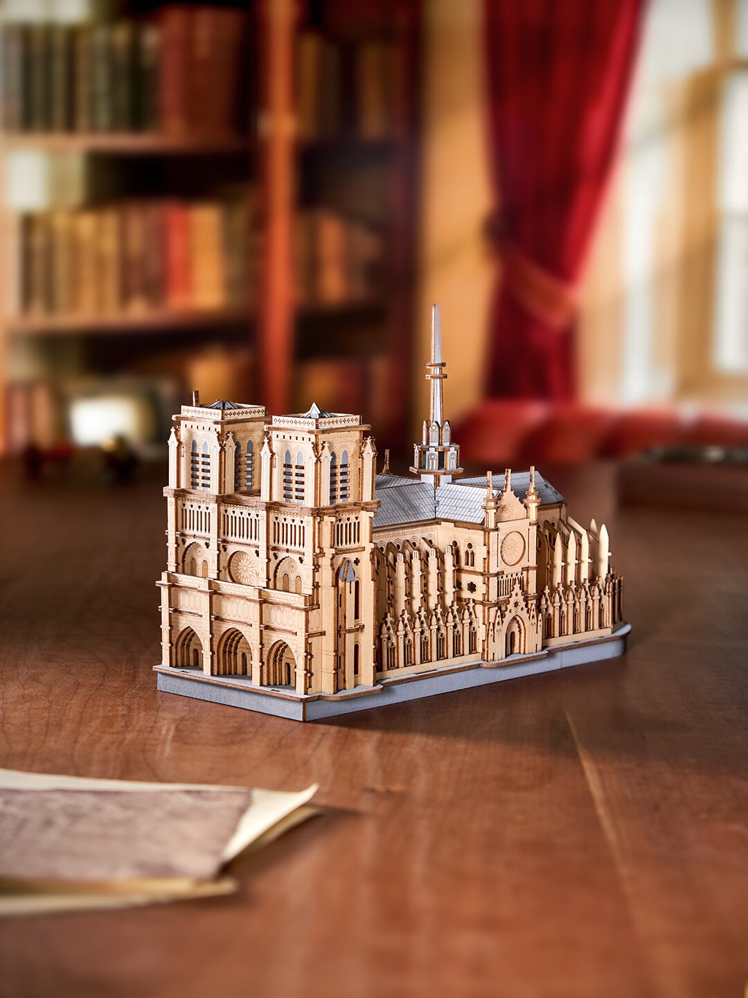 Maquete de Madeira Paris Cathedral 2
