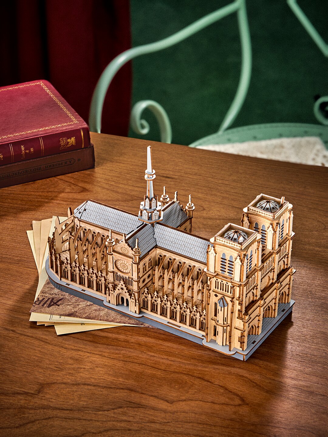 Maquete de Madeira Paris Cathedral 3