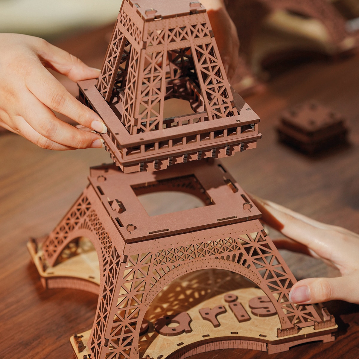 Maquete em Madeira Rokr Eiffel Tower 5