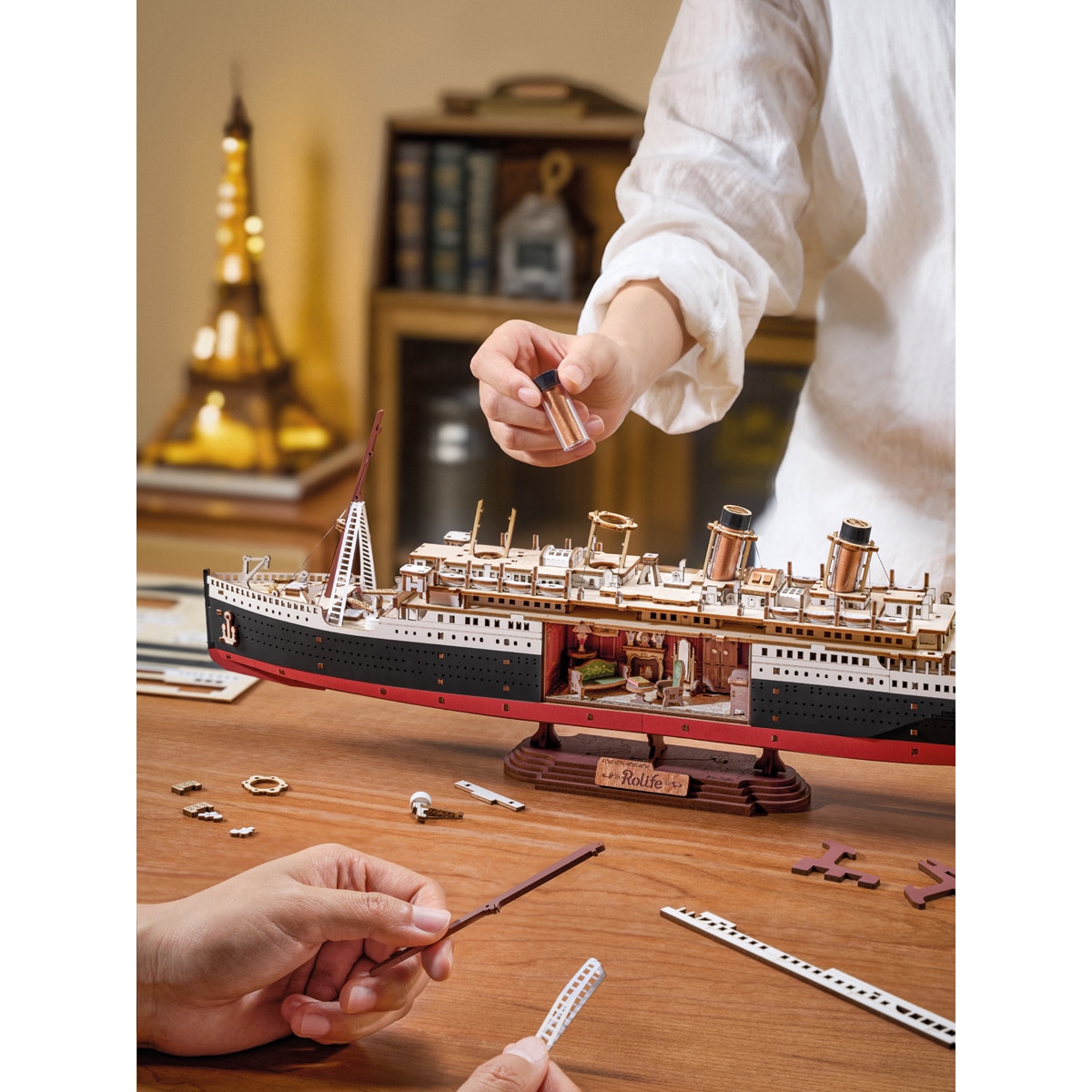 Maquete em Madeira Rokr 1912 Eternal Atlantic Voyager 7