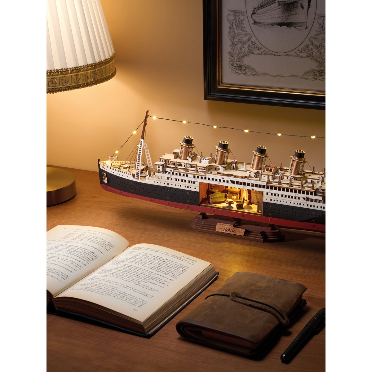Maquete em Madeira Rokr 1912 Eternal Atlantic Voyager 9