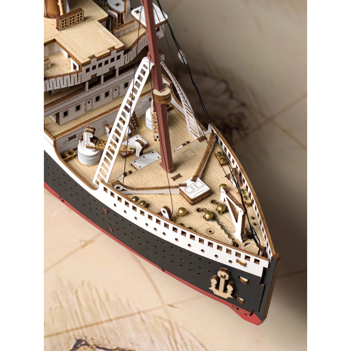 Maquete em Madeira Rokr 1912 Eternal Atlantic Voyager 14