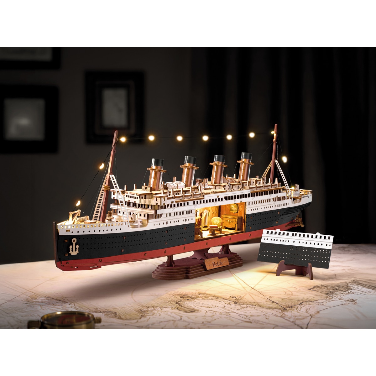 Maquete em Madeira Rokr 1912 Eternal Atlantic Voyager 17