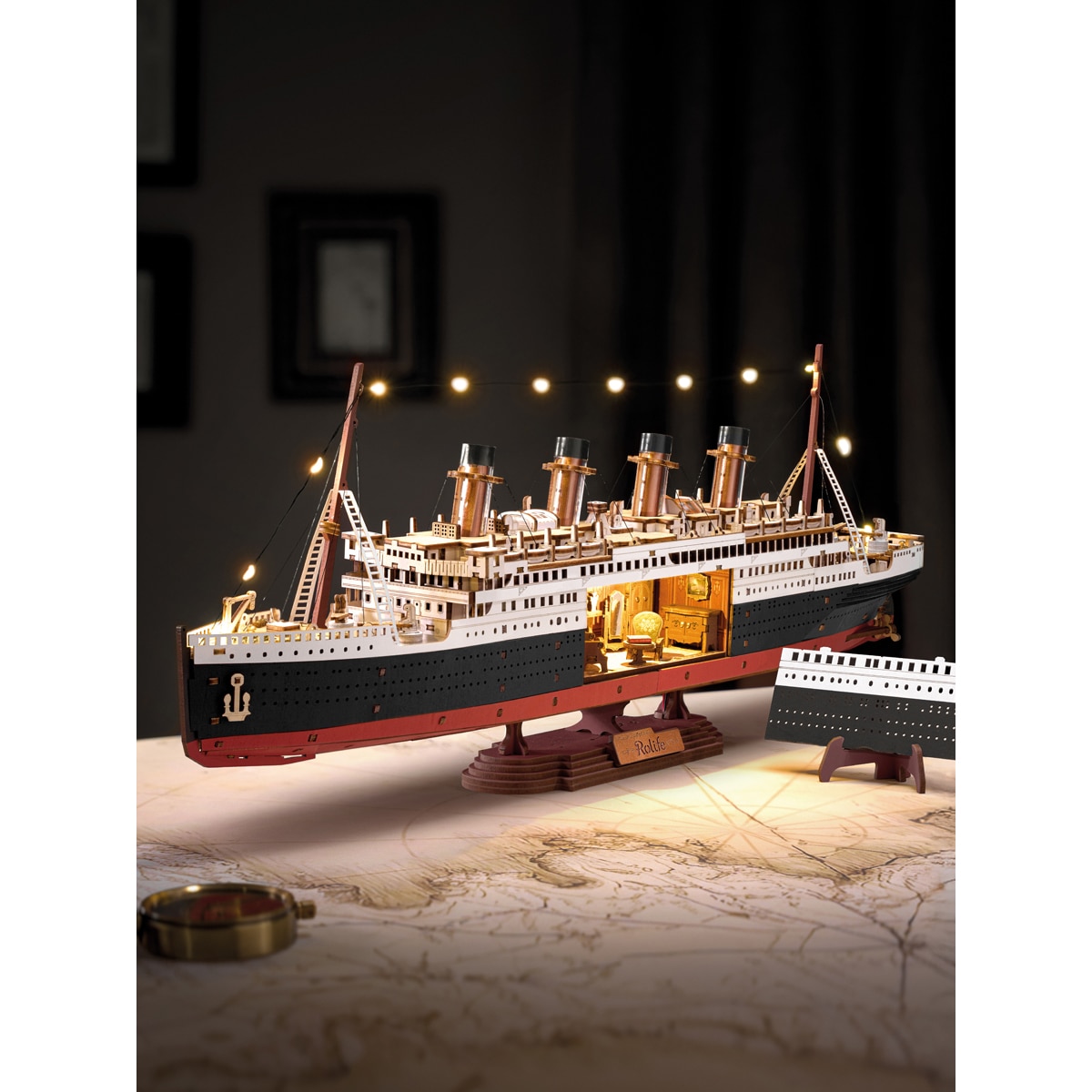 Maquete em Madeira Rokr 1912 Eternal Atlantic Voyager 18