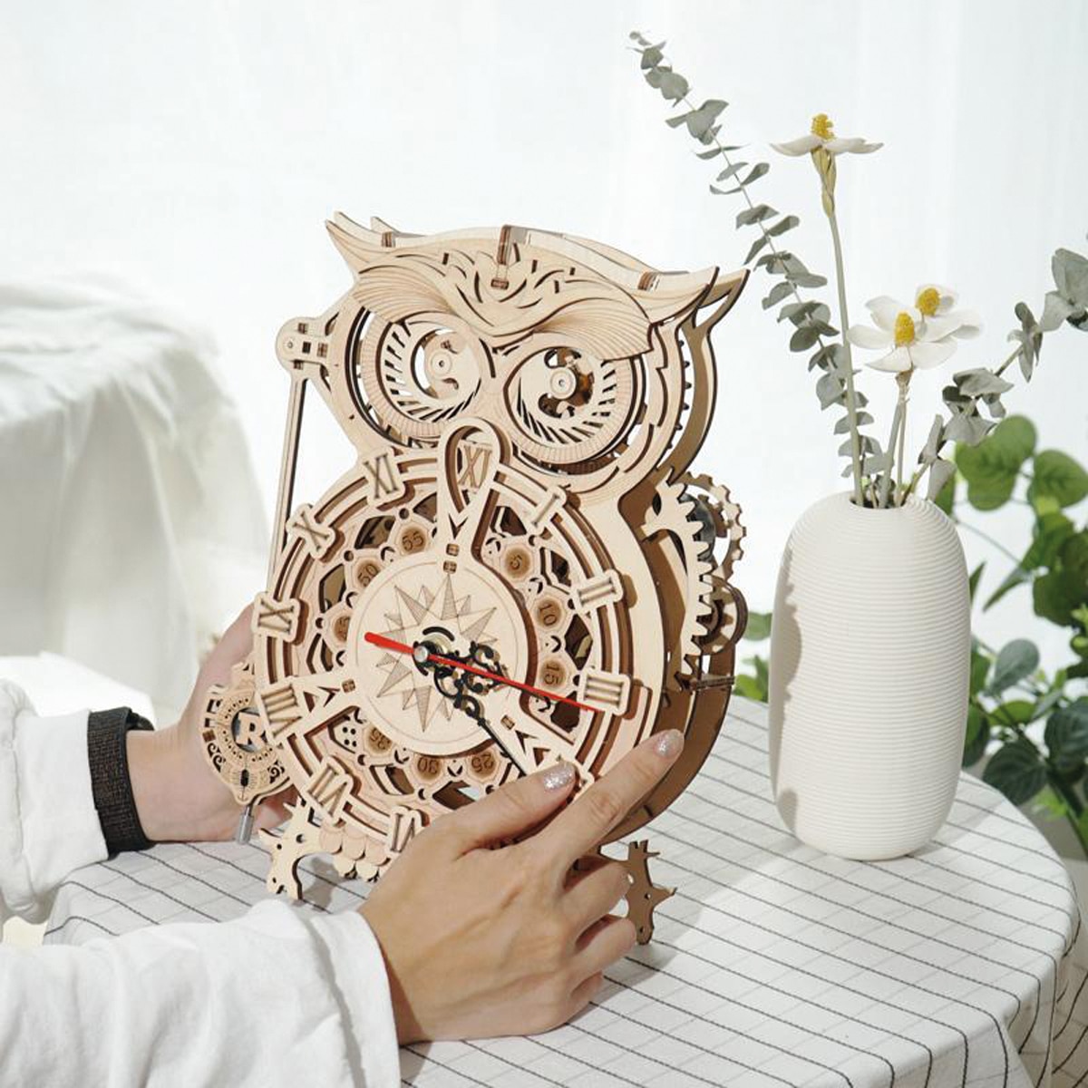 Maquete em Madeira Rokr Owl Clock 5